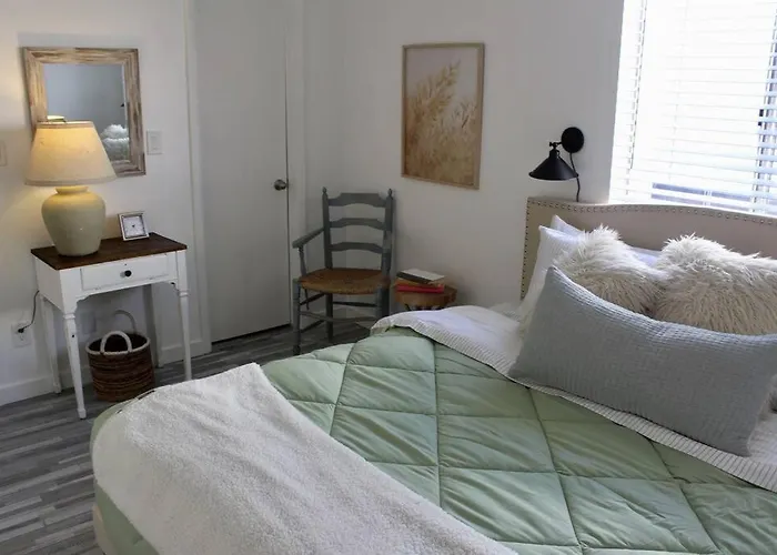 Appartement Upgraded Close To The Action *
